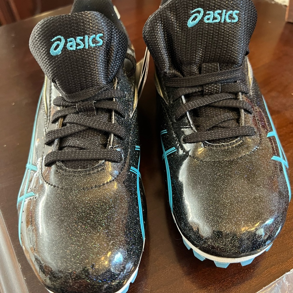 NWT Asics Cleats Womens Hyper Rocket Girl SP4 US Size 7 Black/Blue